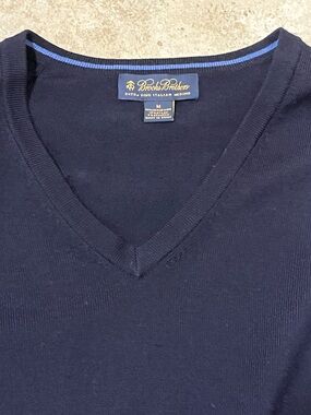 Brooks Brothers Merino Wool Navy Blue V-Neck Sweater Medium M EUC